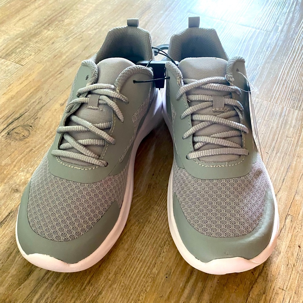 Gray/white Athleta Works  Memory Foam Shoes | New | Size YTH 6